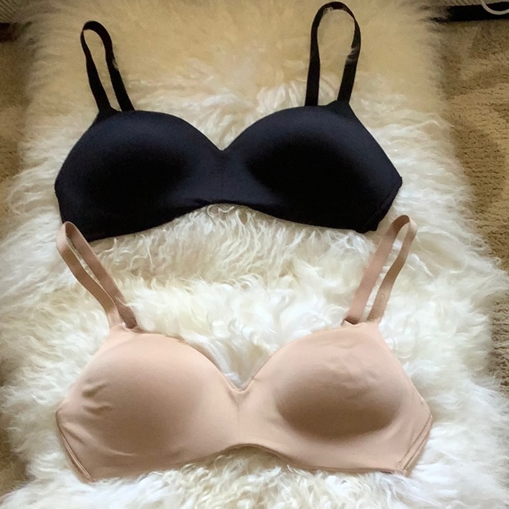 Calvin Klein Bras size M being & black colors